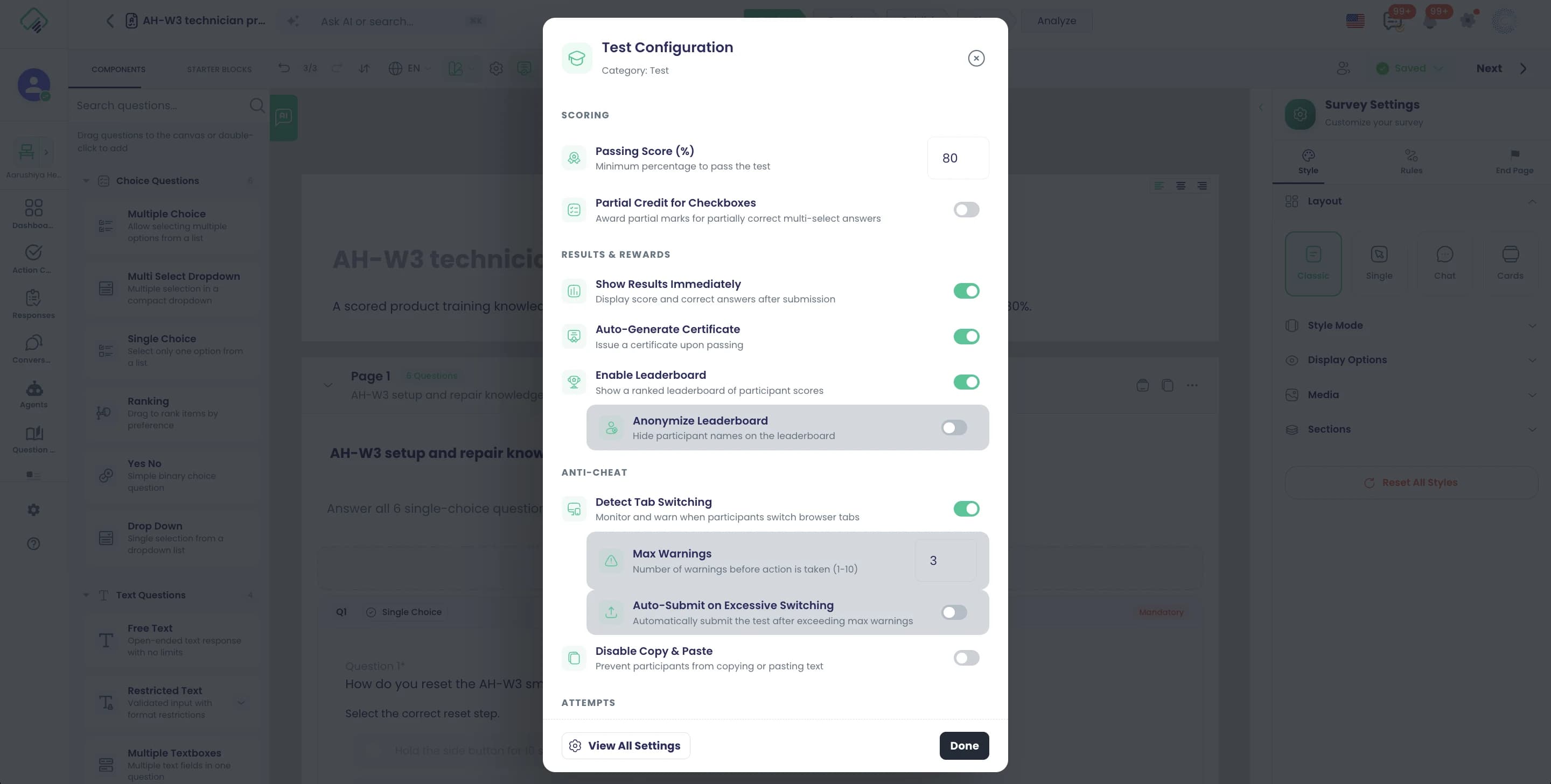 „Test Configuration“ für den AH-W3-Produktcheck für Techniker: 80 % Bestehensgrenze, sofort angezeigte Ergebnisse, Zertifikat bei Bestehen, Bestenliste und Erkennung von Tab-Wechseln mit 3 Warnungen